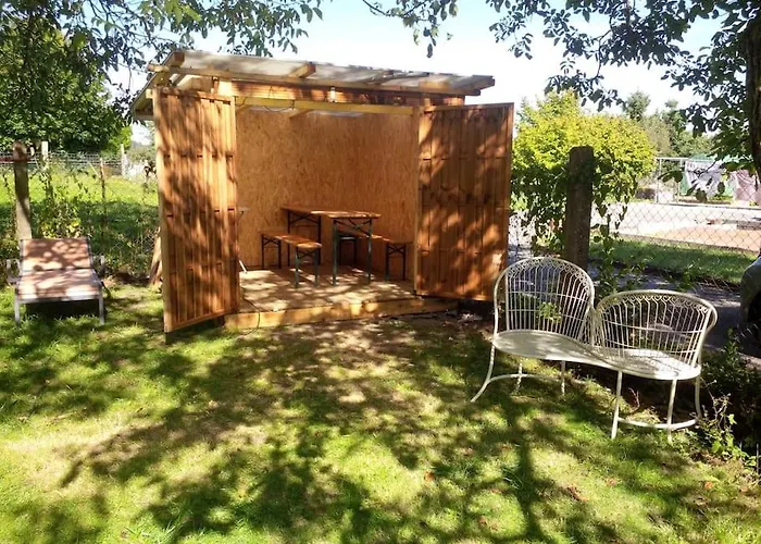 Belle Au Rez-de-chaussee Landsted Bust